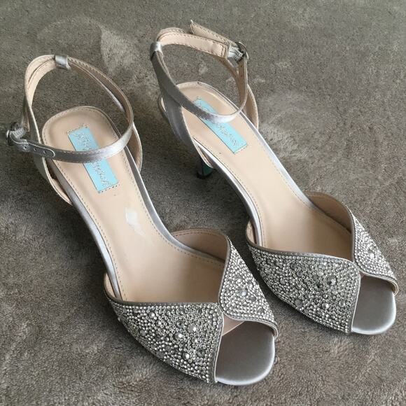 Betsey Johnson Women's Sb-Royal Heeled Rhinestone Embellished Sandal 7.5M - Picture 1 of 8